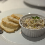 多良間牛 ダグズ・グリル - ツナサラダ