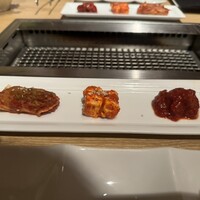 横浜焼肉kintan - キムチ3種盛り合わせ