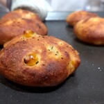 Haruka Murooka - 熟成キタアカリの焼きたてフォカッチャとうもろこし入り