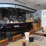 海鮮 焼鳥 ウイング - 店内の様子。