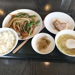 中国料理 華宮 - ◆ ニラレバ定食 ¥1320-