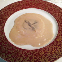 シェ・イノ - Ravioli de truffe sauce marron