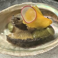 祇園　岩元 - 蒸し鮑、大根、コリンキー、肝酢掛け