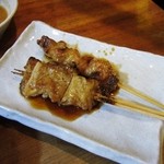 焼鳥どん - シロトロ（下）、小腸あぶら（上）