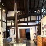 咲蔵 - 1階の簡易な展示ギャラリー