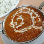 クイーンガーデン - ダルゴースト[マトンと豆のカレー]辛口900円(税込)+ジーラライス350円
      結構辛いね！ほうれん草系以外は中辛が私には良いかも。
      カレーのお味はバッチリでマトンも美味い、ジーラライスも最高でした♪