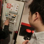 カーターは何を頼むか悩み中（2014.04）