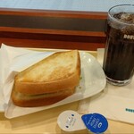 ドトールコーヒーショップ - 料理写真:パストラミポーク&ポテト、アイスコーヒー
