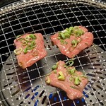 肉の青木商店 - ネギ塩タン