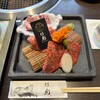 山形黒毛和牛 米沢牛焼肉 仔虎 - 奥から「サーロイン」「シンシン」「ミスジ」
