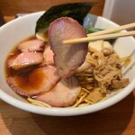 麺処 いち林 - ロースチャーシューリフト。