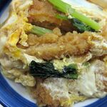 三喜食堂 - カツは大きいが厚みはお値段相応