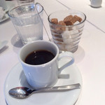 ピアッティ カステリーナ - 100円のカフェは、コーヒーか紅茶。他は350円程でハーブティーなどもチョイス可能