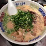 豚骨らーめん 福の軒 - ラーメン：少し塩分強めかな