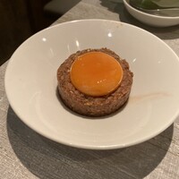 うしごろバンビーナ 渋谷店 - うしごろローストユッケ（1600円）税込【令和6年08月23日撮影】