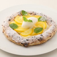 レモンソルベとマスカルポーネの小さなピッツァ