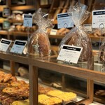 ファクトリー - お電話でのパンの取り置きも承っております。