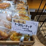 ベーカリープチ - チーズカレードッグ