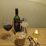 アネア　カフェ - テーブルにはゴールデン・ベル