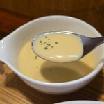 キッチン ブルー グローブ - コーンスープは。メチャ甘いです