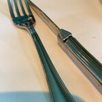 夏目亭 - お肉用のカトラリーが可愛い