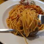 キッチン ブルー グローブ - パスタは細麺