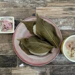 琴きき茶屋 - 柔らかい桜葉で包まれてるんです！