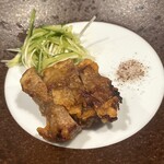 開化亭 - 牛ヒレ肉の天ぷら　胡瓜とザーサイ、白ネギ