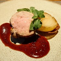 Cucina Italiana 東洞 - 豚ヒレ肉のロースト 山椒と赤ワインのソース