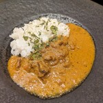 肉とワイン Jinen - 近江牛の牛すじカレー