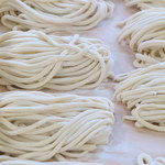 よってきましょ もえぎ亭 - もえぎ色の豆乳入りもえぎうどん