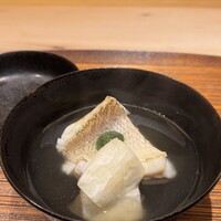 室町 唯 - 