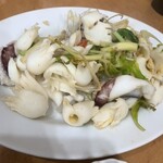 ルオン ソン バック - イカの炒め物。チリソースが別がけなので、調節できました。