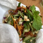 ルオン ソン バック - 青マンゴーのサラダ。ピリ辛