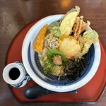 うどん工房かたつむり - 【夏野菜天ぶっかけ】（小盛り）