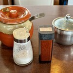 うどん工房かたつむり - 天かす、おろし生姜、塩、七味