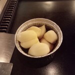 宴家 - 焼き始め　にんにくオイル焼