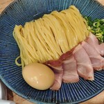 らぁ麺 ゆかり - なかなか綺麗に整えられた麺ですね！