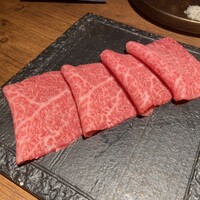 和牛とタン 焼肉 とみ 新橋本店 - 