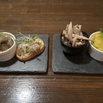 バール　コラヴェ - タパス　左から、コリンキーのマリネ・茄子のマリネ・ブリのリエット・色々きのこのマリネ・イエローアイコのピクルス・神戸ポークのリエット