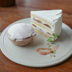 ミネロワ - ２０２４年８月再訪：桃のパイ＆ピオーネのショートケーキ☆