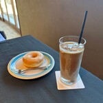 ホームベース焙煎所 - 料理写真:ドーナツとアイスラテ