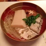 一花 - はもと自家製ゴマ豆腐のにゅうめん。出汁もおいしかったです。
