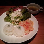 ガーリックシュリンプ¥750（消費税８％込）