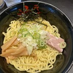 東京油組総本店 - 大盛りで無料摺り下ろしニンニク追加