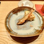 田町鮨 惠万 - 稚鮎と青茄子の揚げ物
