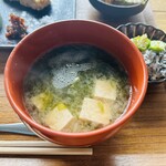 カラリト - あごだし アオサのお味噌汁
