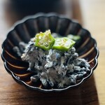 カラリト - ひじきの白和え ひじきが太い！