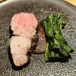 カラリト - 五島美豚と小松菜の炭火焼き モレソース