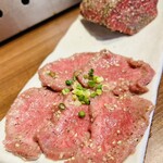 房家ホルモン館 - 